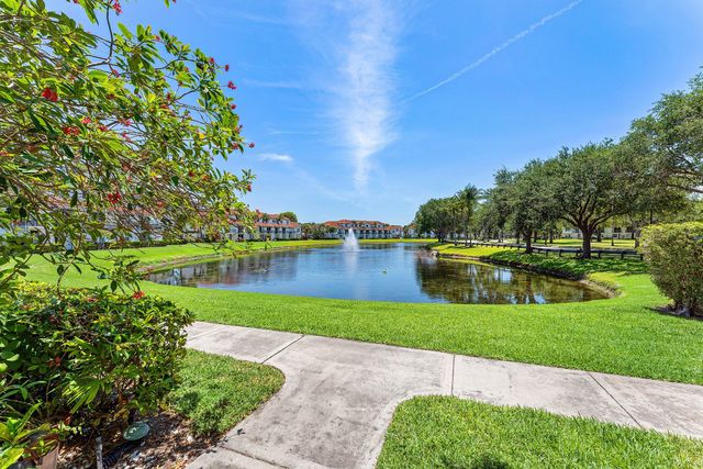 2012 Alta Meadows Lane 111, Delray Beach, FL 33444