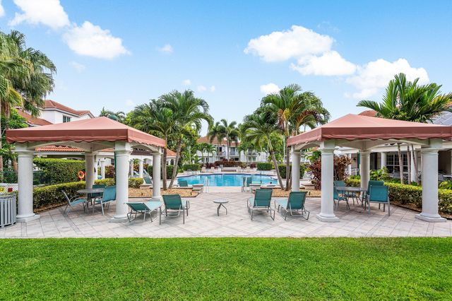 2012 Alta Meadows Lane 111, Delray Beach, FL 33444
