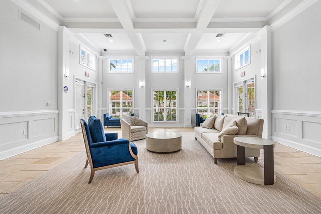 2012 Alta Meadows Lane 111, Delray Beach, FL 33444