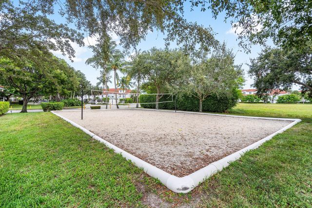 2012 Alta Meadows Lane 111, Delray Beach, FL 33444