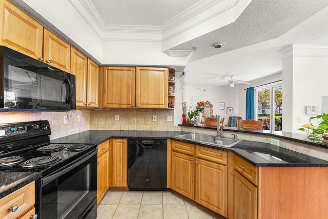 2012 Alta Meadows Lane 111, Delray Beach, FL 33444