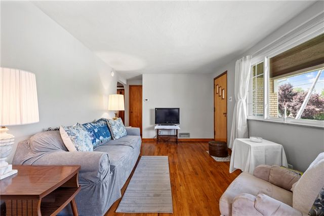 210 Margaret Ave, Hempfield Twp, PA 15644