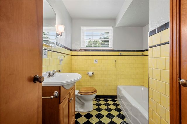 210 Margaret Ave, Hempfield Twp, PA 15644