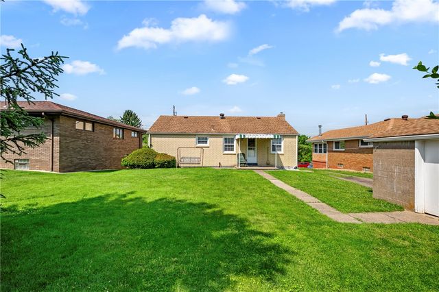 210 Margaret Ave, Hempfield Twp, PA 15644