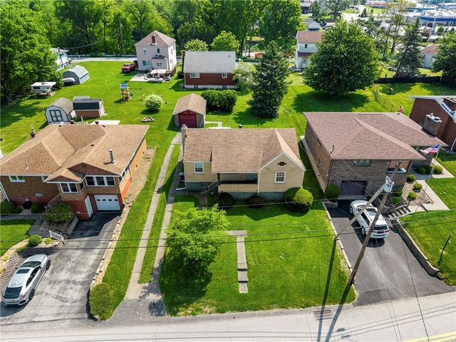 210 Margaret Ave, Hempfield Twp, PA 15644