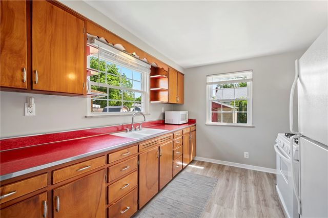 210 Margaret Ave, Hempfield Twp, PA 15644