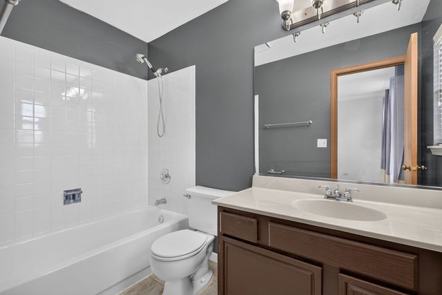 667 Harvest Drive, Bolingbrook, IL 60490