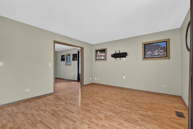 667 Harvest Drive, Bolingbrook, IL 60490