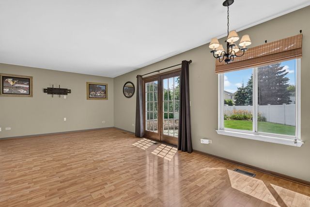 667 Harvest Drive, Bolingbrook, IL 60490