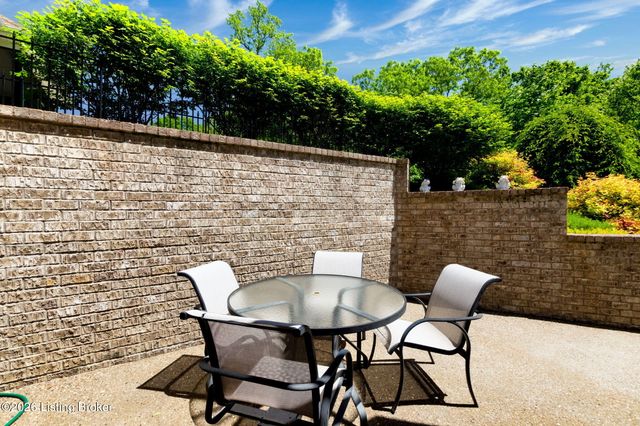 1410 Coolhouse Way, Louisville, KY 40223