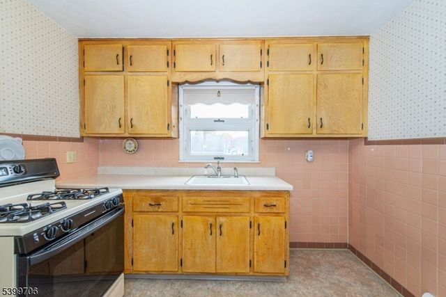 18 Birch St, Bloomfield Twp., NJ 07003