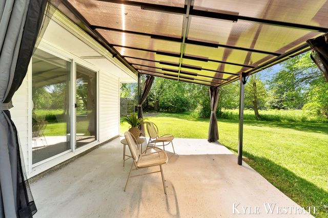 10019 10 Mile Road Ne, Oakfield Twp, MI 49341