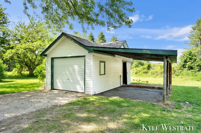 10019 10 Mile Road Ne, Oakfield Twp, MI 49341
