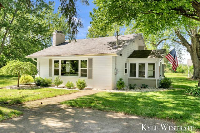 10019 10 Mile Road Ne, Oakfield Twp, MI 49341