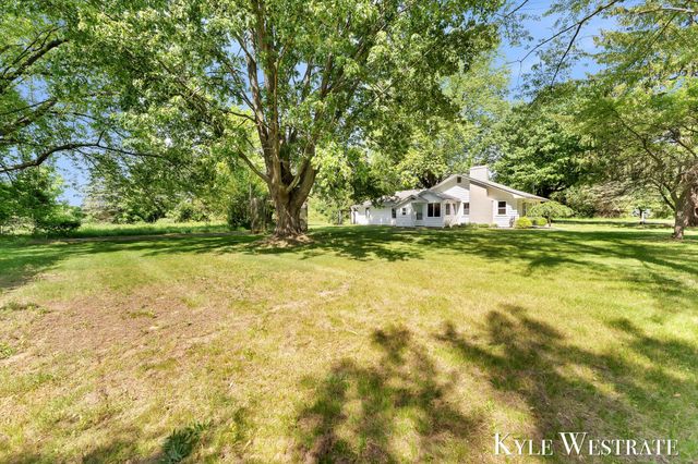 10019 10 Mile Road Ne, Oakfield Twp, MI 49341