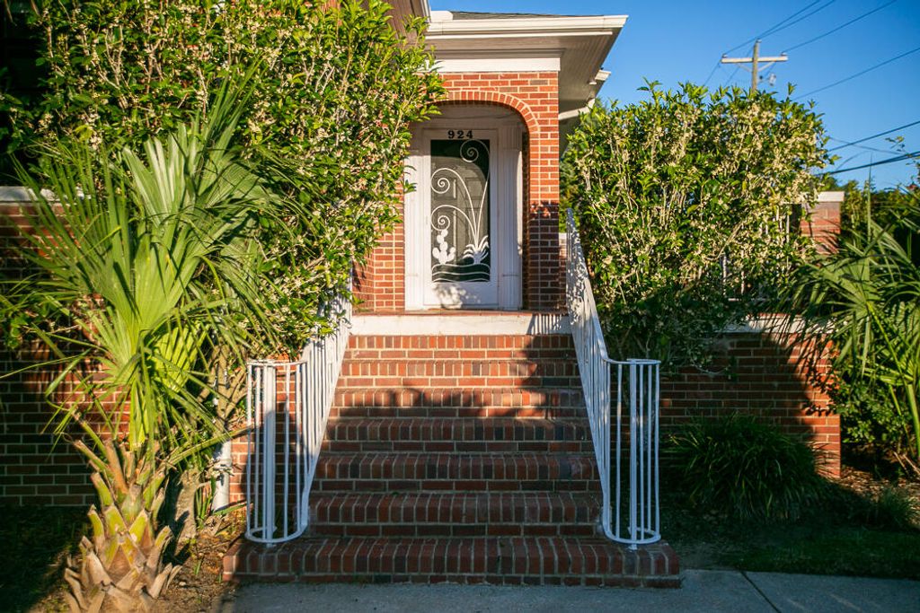 924 Ashley Avenue, Charleston, SC 29403