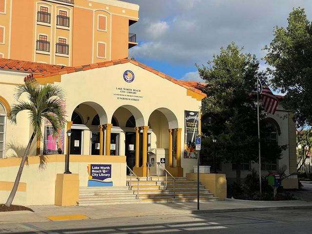 921 S M Street, Lake Worth Beach, FL 33460
