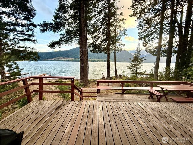 71 N Potlatch Drive N, Hoodsport, WA 98548