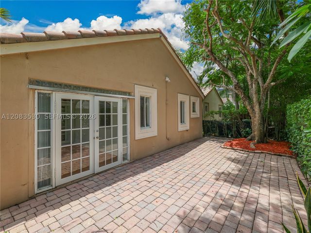 1509 Canary Island Dr, Weston, FL 33327