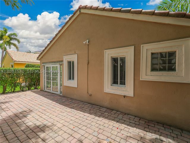 1509 Canary Island Dr, Weston, FL 33327