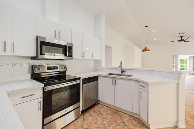 1509 Canary Island Dr, Weston, FL 33327