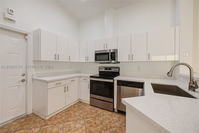 1509 Canary Island Dr, Weston, FL 33327