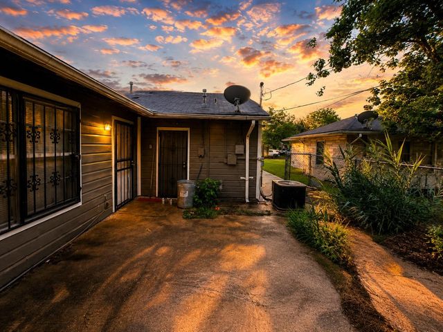 3727 Yosemite Street, Houston, TX 77021