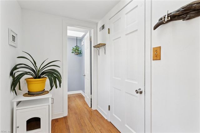 542 Kings CT, Newport News, VA 23606