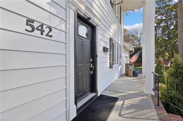 542 Kings CT, Newport News, VA 23606