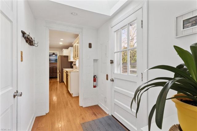 542 Kings CT, Newport News, VA 23606