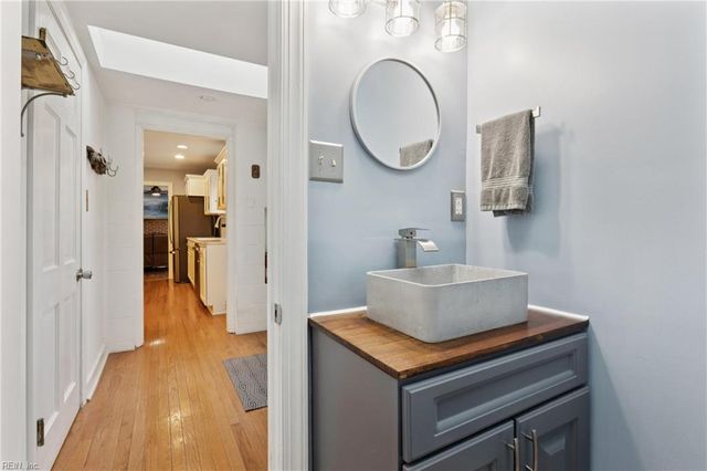 542 Kings CT, Newport News, VA 23606