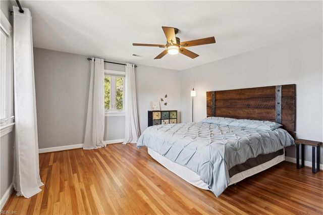 542 Kings CT, Newport News, VA 23606