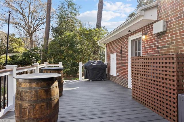 542 Kings CT, Newport News, VA 23606