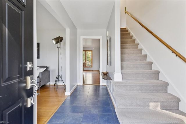 542 Kings CT, Newport News, VA 23606