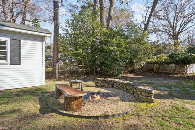 542 Kings CT, Newport News, VA 23606