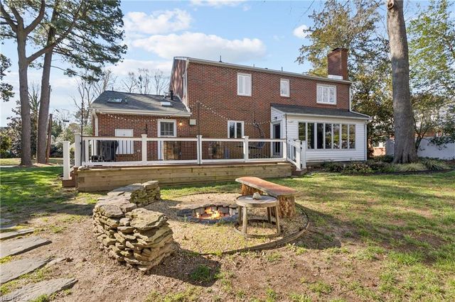 542 Kings CT, Newport News, VA 23606