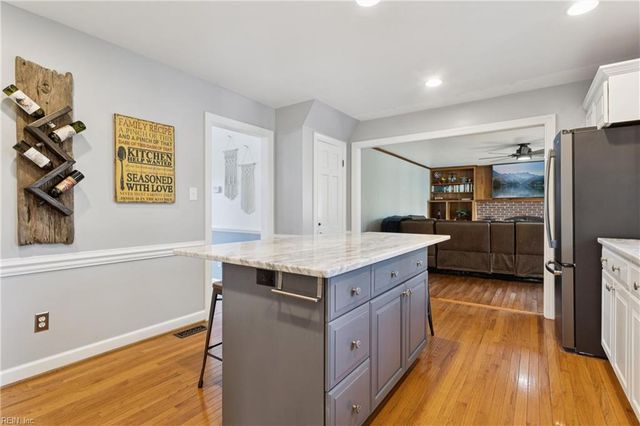 542 Kings CT, Newport News, VA 23606