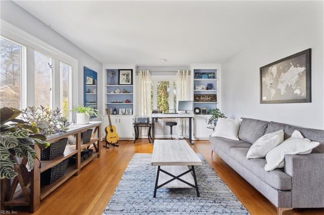 542 Kings CT, Newport News, VA 23606