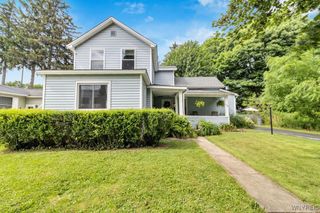 584 Oakwood Avenue, Aurora, NY 14052
