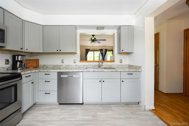 7604 Chelsea Cove N, Hopewell Junction, NY 12533