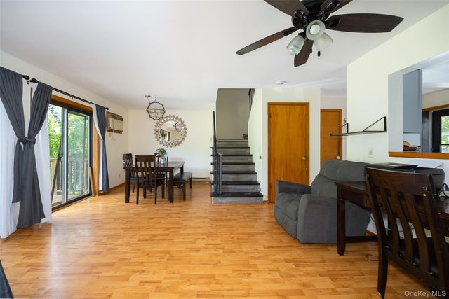7604 Chelsea Cove N, Hopewell Junction, NY 12533