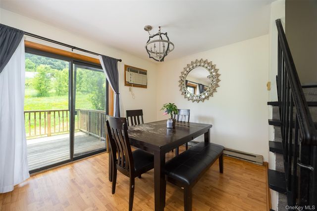 7604 Chelsea Cove N, Hopewell Junction, NY 12533