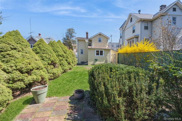 18 S Washington Avenue, Dobbs Ferry, NY 10522