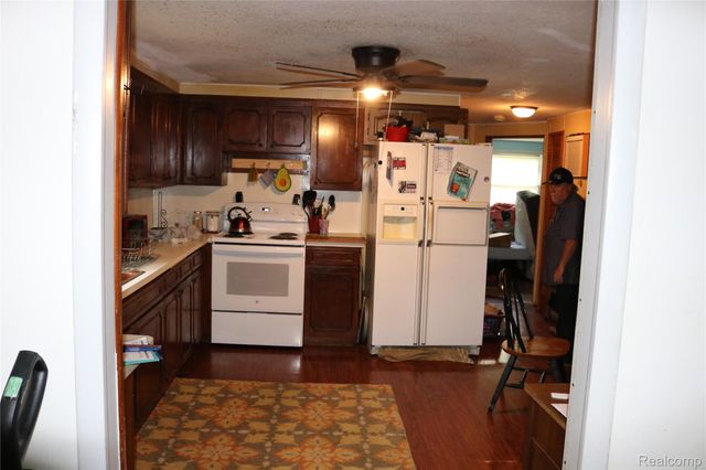 1215 W Genesee Avenue, Mt. Morris Township, MI 48505