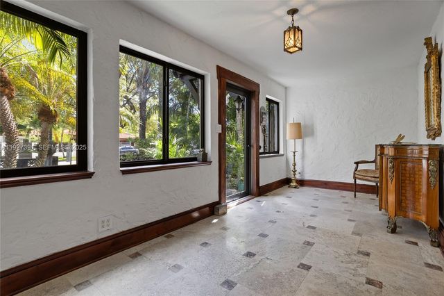 452 SW 21st Rd, Miami, FL 33129