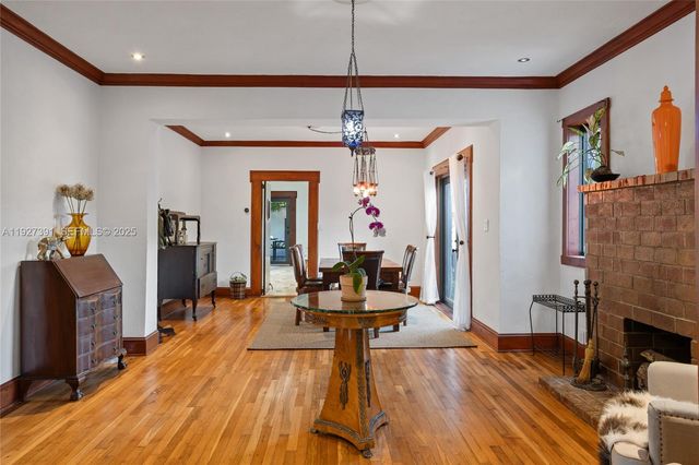 452 SW 21st Rd, Miami, FL 33129