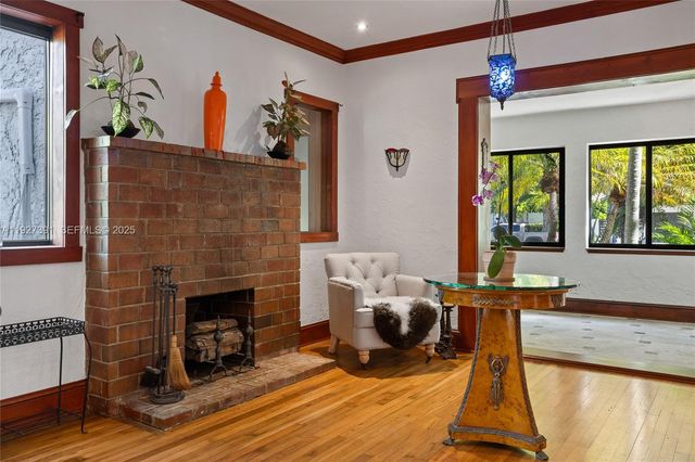 452 SW 21st Rd, Miami, FL 33129