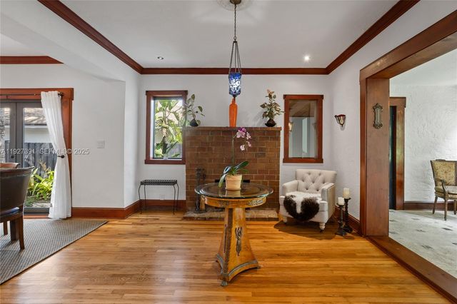 452 SW 21st Rd, Miami, FL 33129