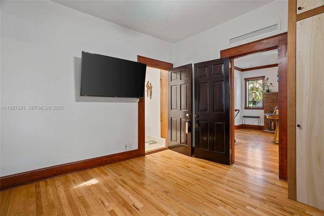 452 SW 21st Rd, Miami, FL 33129