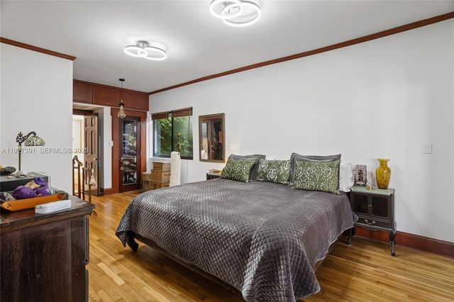 452 SW 21st Rd, Miami, FL 33129